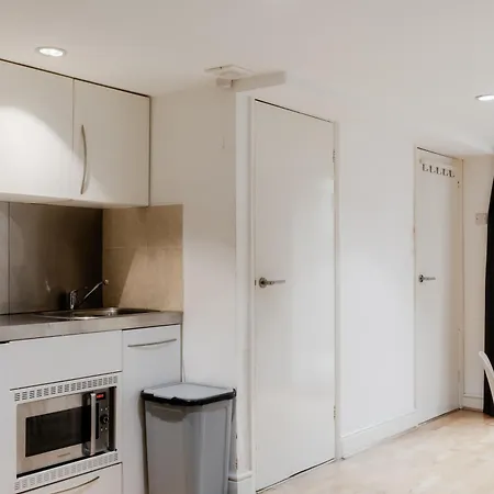 Fairhazel Gardens Studios London Room photo