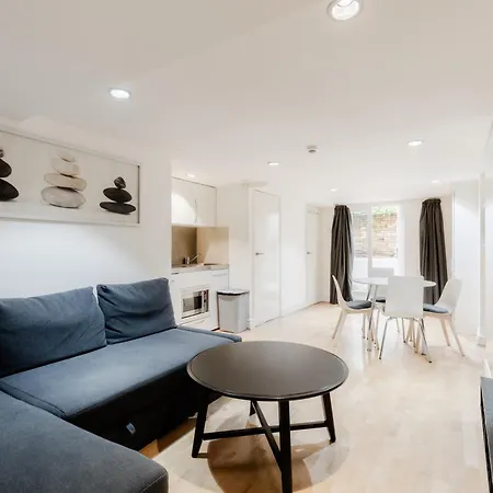 Fairhazel Gardens Studios London Room photo