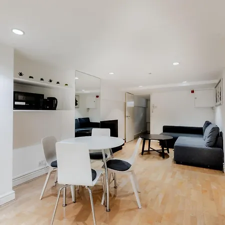 Fairhazel Gardens Studios London Room photo