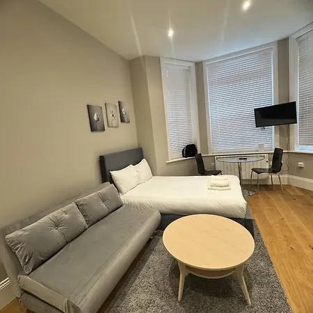 Fairhazel Gardens Studios London Room photo