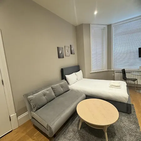 Fairhazel Gardens Studios London Room photo